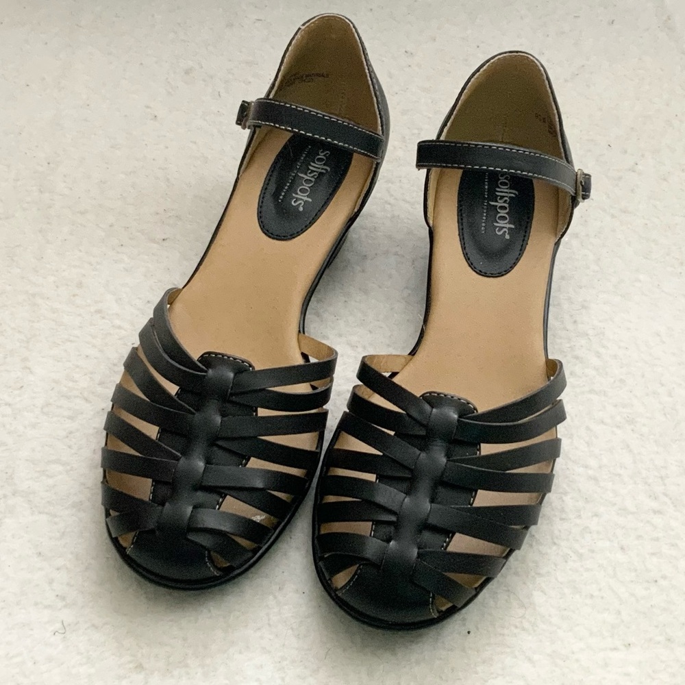 Softspots Tatianna Black Leather Low Heel Sandals Size 9.5 W
